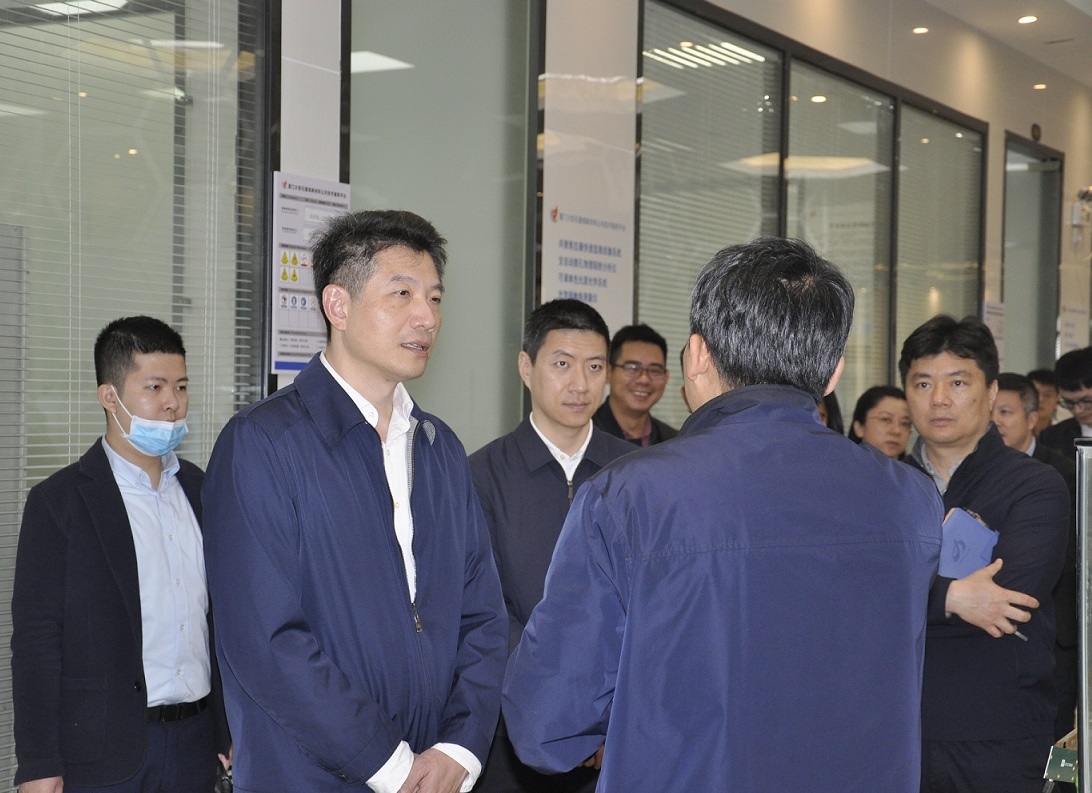 庄荣良书记调研火炬石墨烯新材料专业孵化器